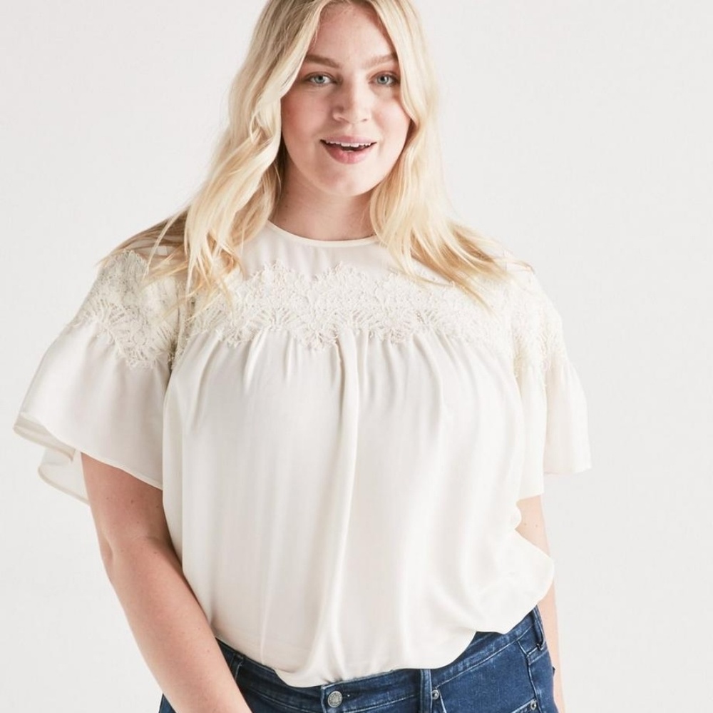 Lucky Short Sleeve Lace Top